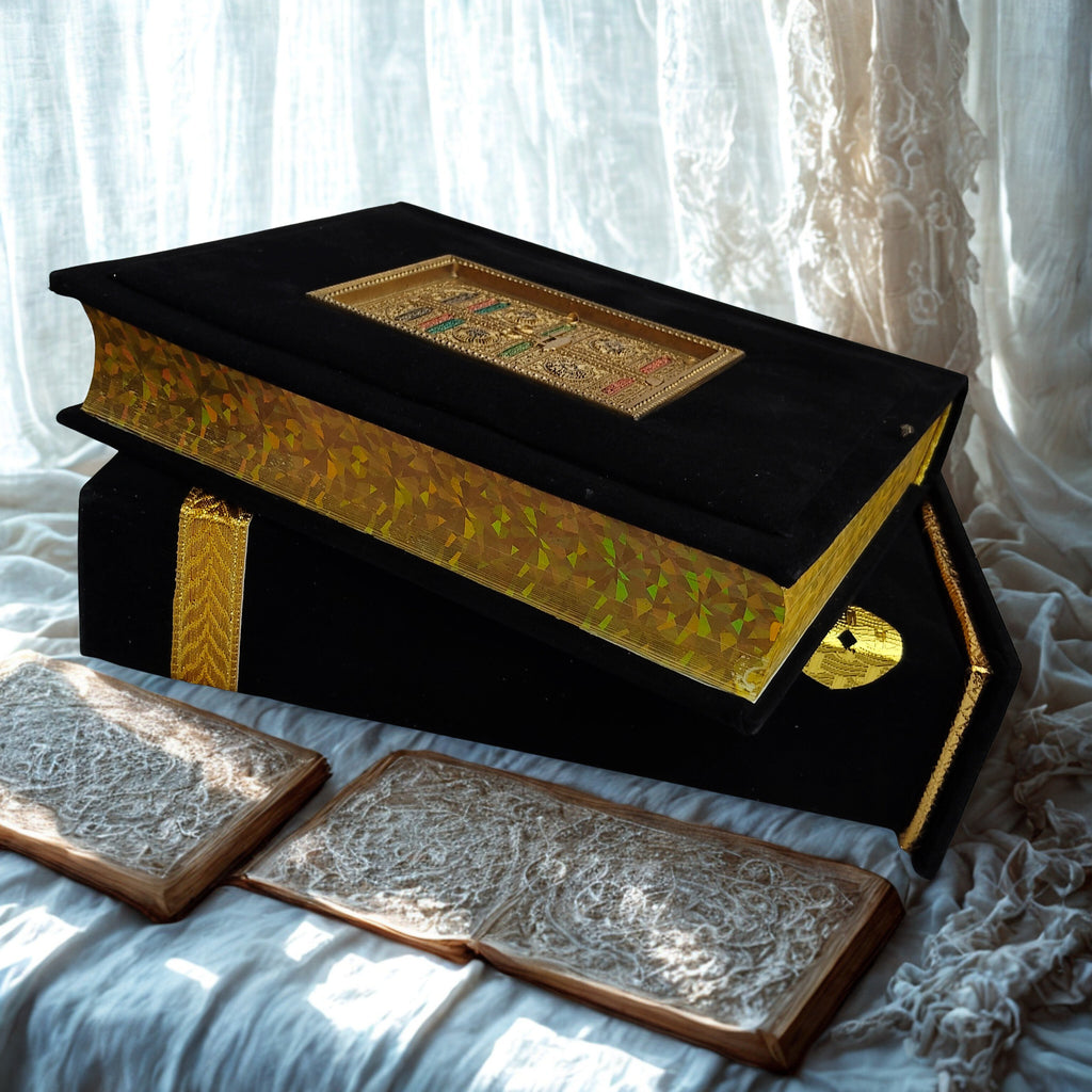 Kaaba-Inspired Holy Qur’an with Matching Box - Tarjama Kanzul Eman and Tafseer Ahmad Raza Khan – Velvet & Gold Design