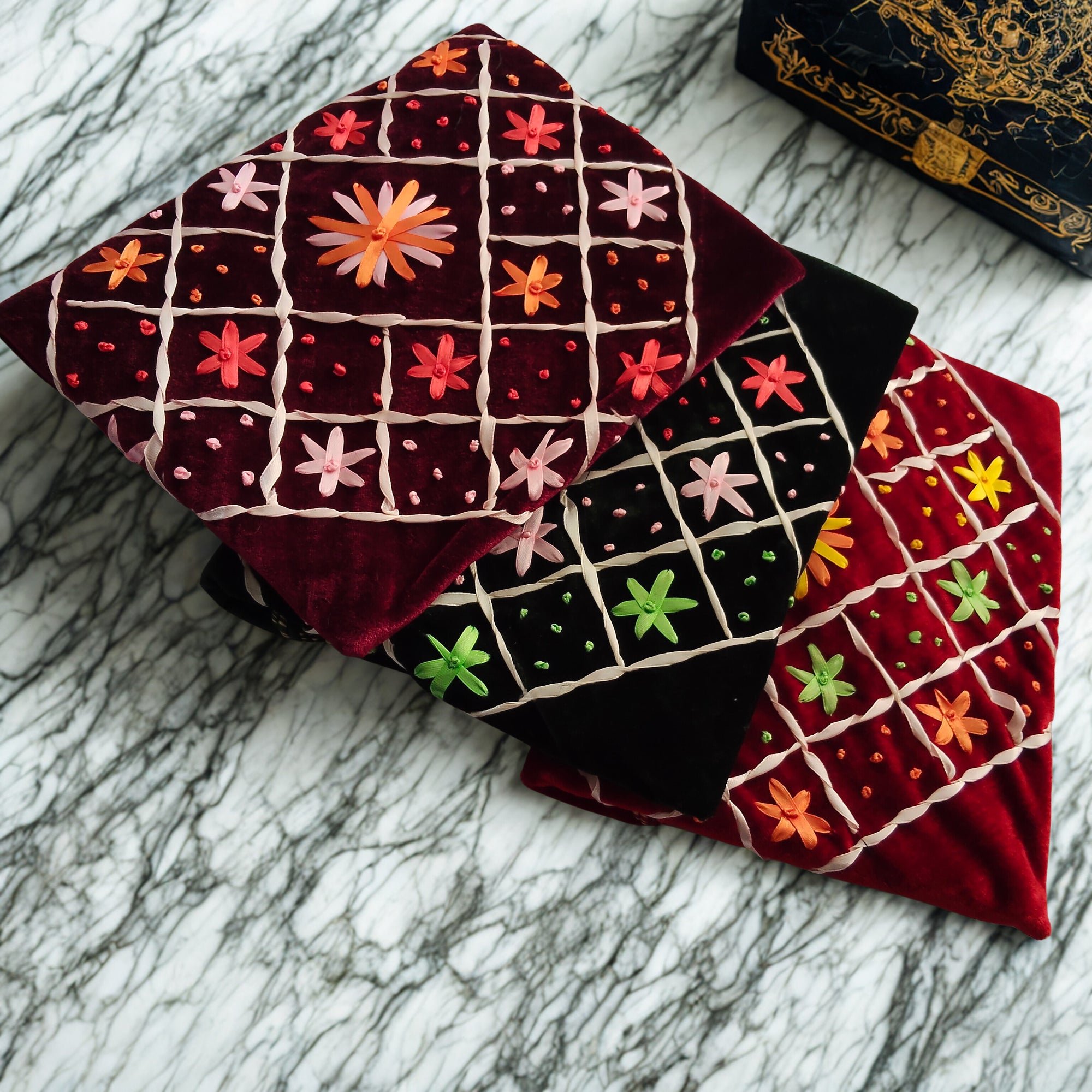 Beautiful Embroidered Holy Qur’an Cover (Ghilaf)