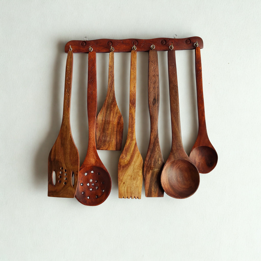 Good Quality Wooden Cutlery Set/Cooking utensils/Cooking Spoons – 7 Pieces