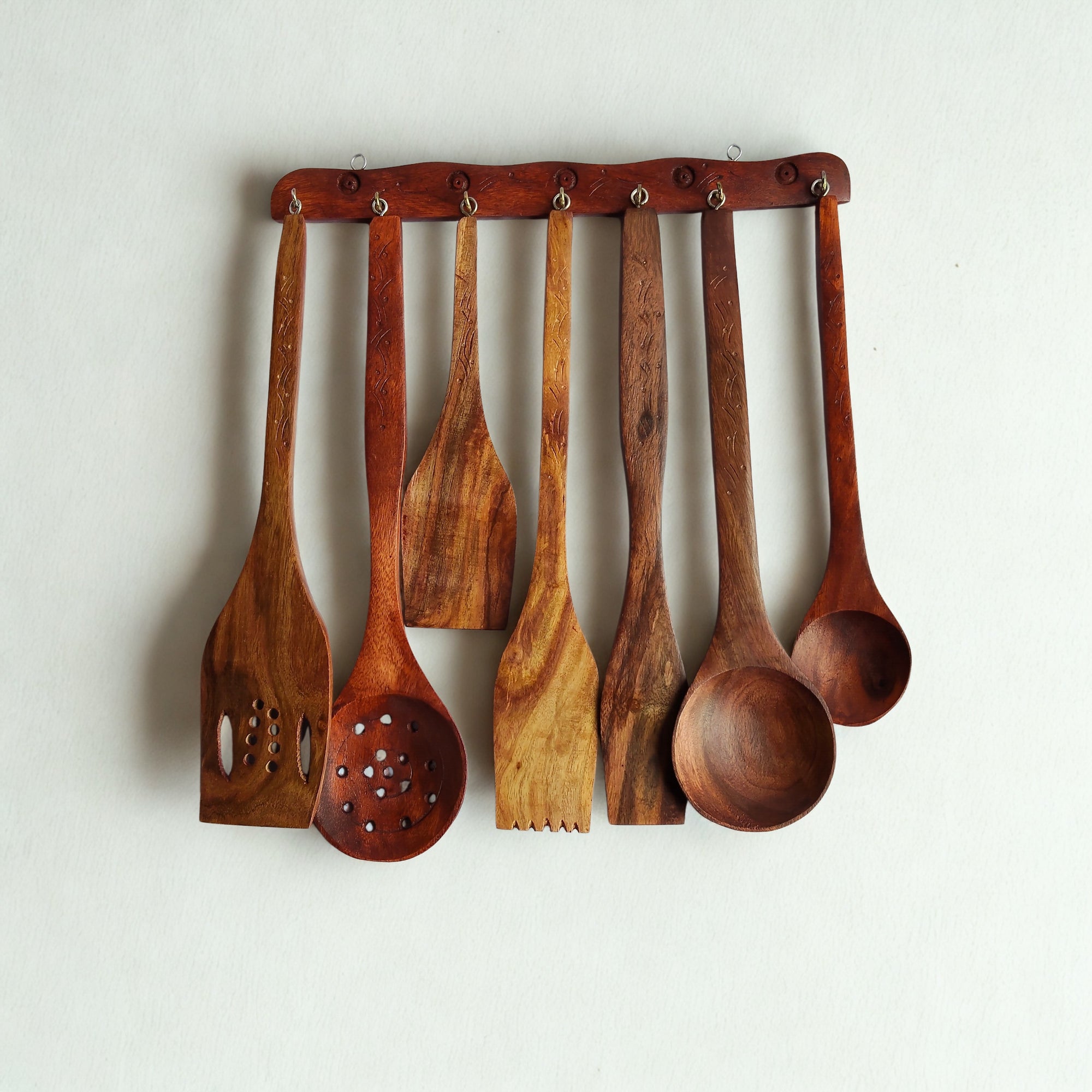 Good Quality Wooden Cutlery Set/Cooking utensils/Cooking Spoons – 7 Pieces