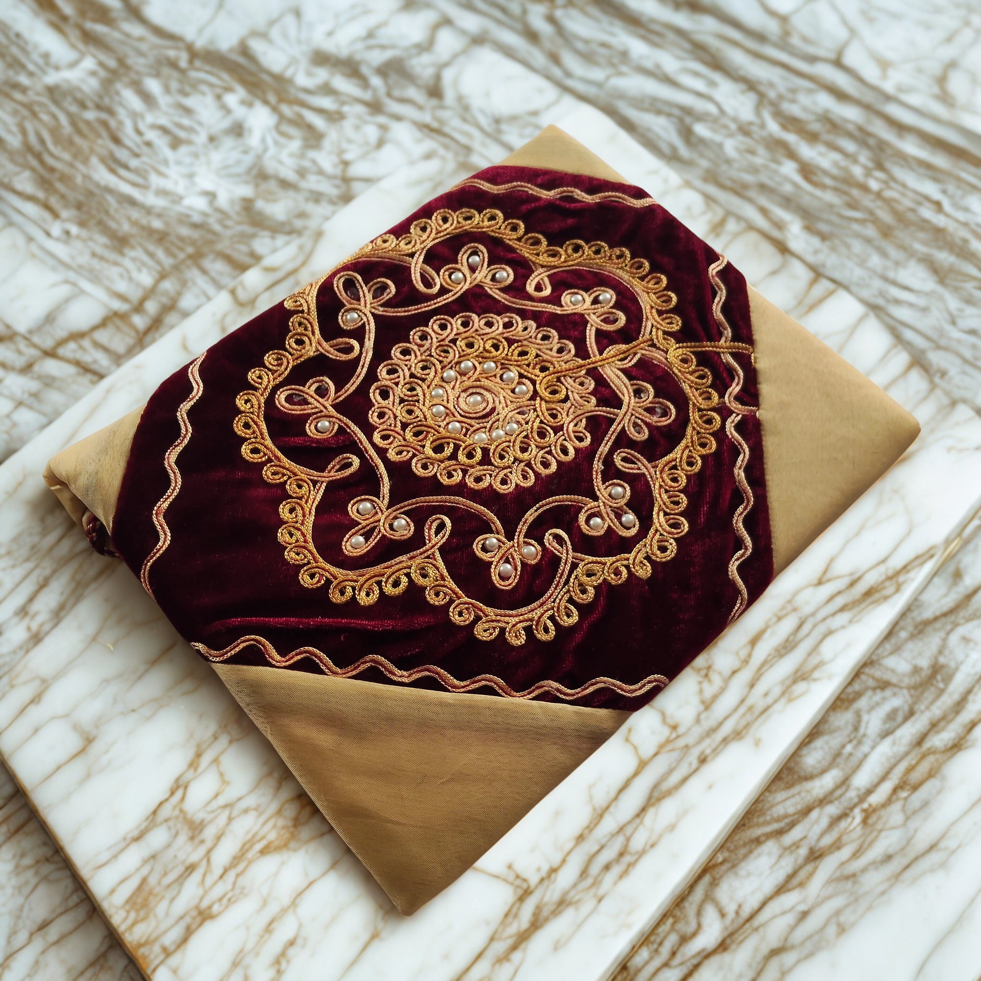 Elegant Embroidered Holy Qur’an Cover (Ghilaf)